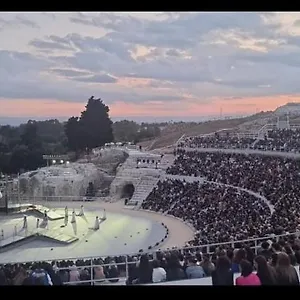Mi Scialai - Teatro A 150 Mt - Museo A 250 Mt -ortigia 1500 Mt Appartamento